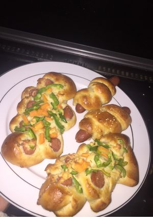 A picture of Sausage bread.