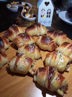 صورة لوصفة كرواسون مالح 🥐بحشو اقتصادي وعجينة طرية🥐