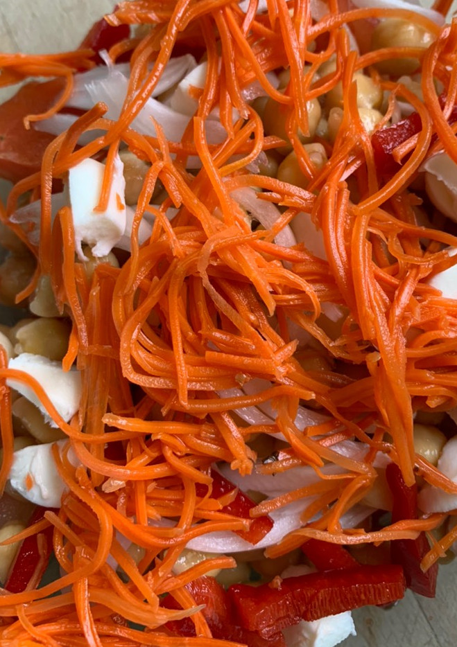 Una foto de Ensalada de garbanzos
