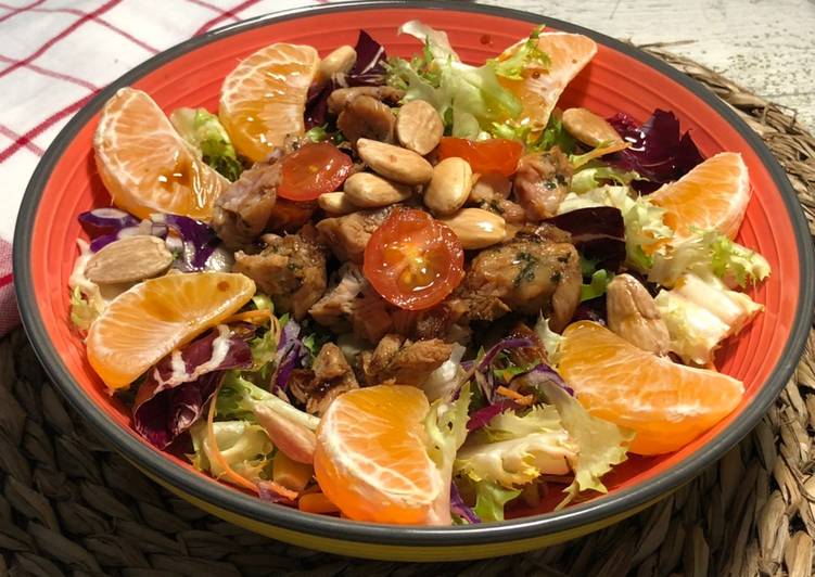 Ensalada de pollo a la soja con mandarina en Lékué