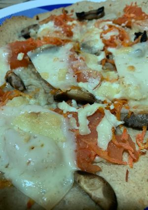 Foto principal de Pizza de verduras con base de avena😀