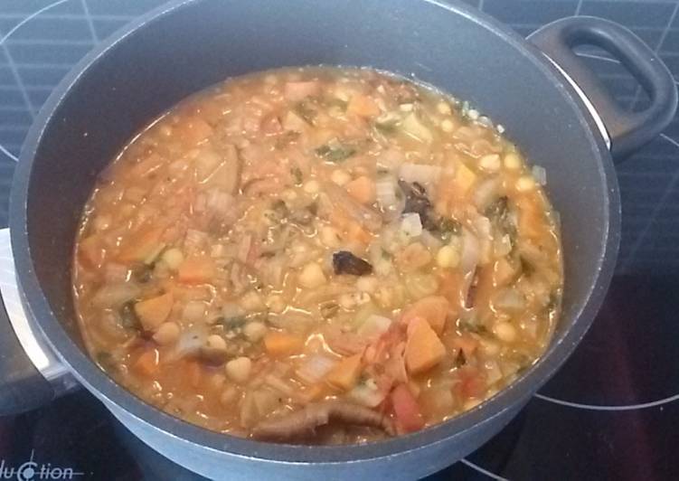 Potaje vegano de garbanzos con verduras