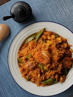 紅咖哩雞肉鮮蝦炒飯 的食譜成品照片