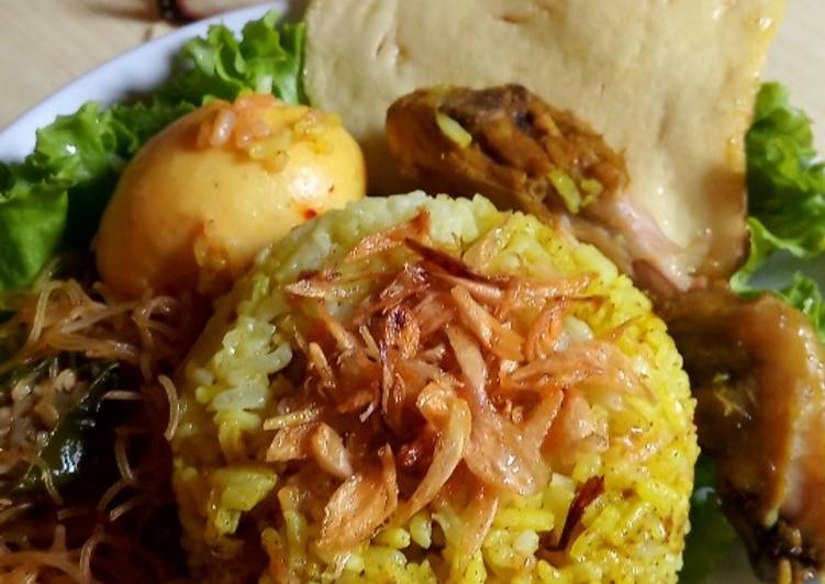Cara Gampang Membuat Nasi Tumpeng, Lezat