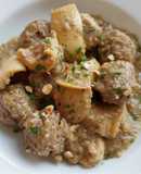 Albóndigas con sepia en salsa de avellanas y Oporto
