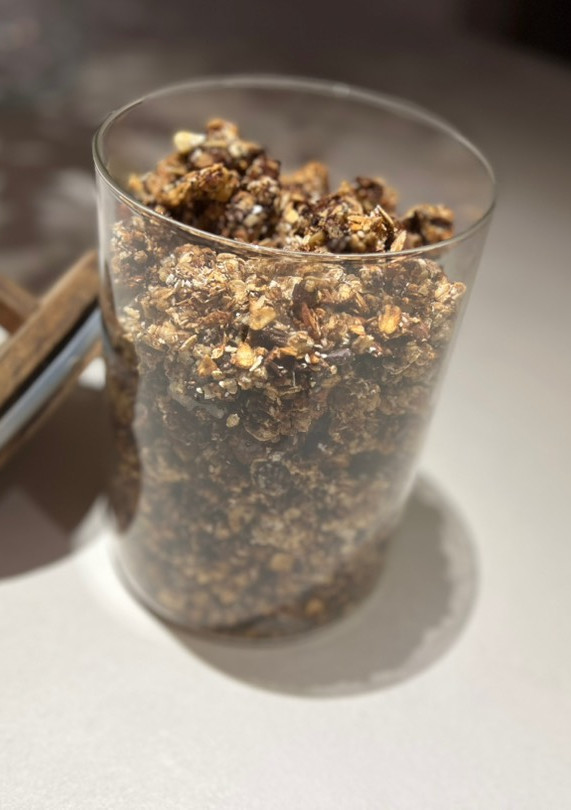 Una foto de Granola con fruta & chocolate en freidora de aire