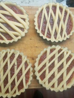Una foto de Pasta frola de membrillo o dulce de leche