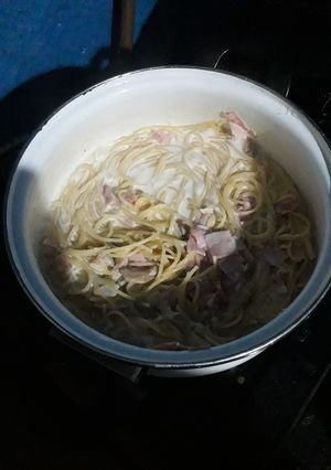Una foto de Spaghetti con jamón