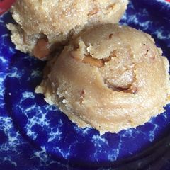 A picture of Semolina Halva (with almond).