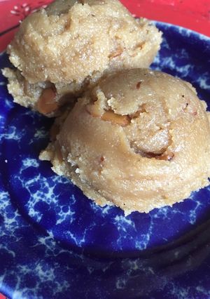 A picture of Semolina Halva (with almond).