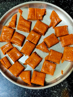 நிலக்கடலை மிட்டாய் (Nilakadalai mittai recipe in tamil) செய்முறை முக்கிய புகைப்படம்