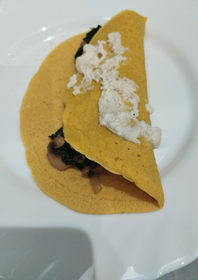 Una foto de Omelette de espinacas y champiñón