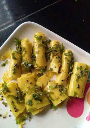 A picture of Khandavi.