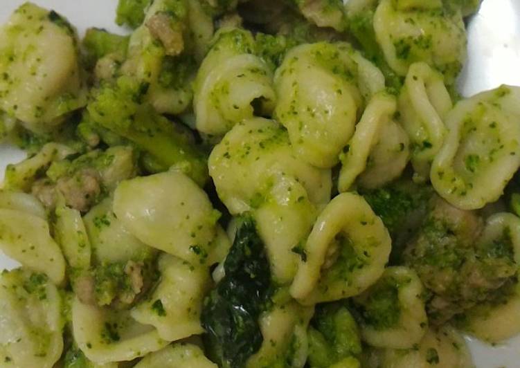 Orecchiette broccoli e salsiccia