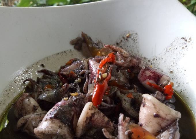 Cara Buat Cumi tinta hitam dengan tiga bumbu dapur! Enak