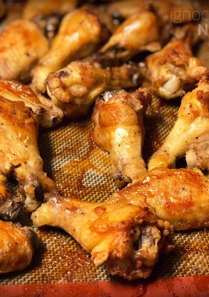 A picture of Crispy Oven Fried Chicken Wings.