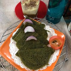 A picture of Spiciest Spinach Dosa.