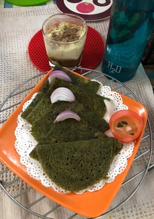 A picture of Spiciest Spinach Dosa.