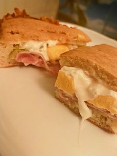 Una foto de Empanada, o torta de fiambre con masa licuada