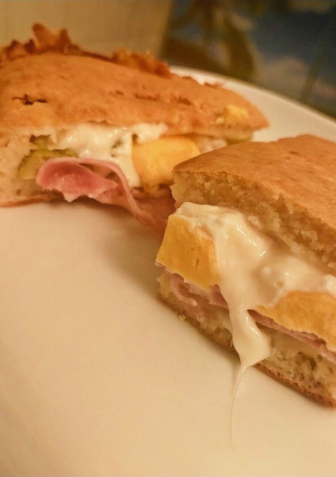 Una foto de Empanada, o torta de fiambre con masa licuada