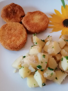Rántott cukkini (petrezselymes újkrumplival) recept fotója