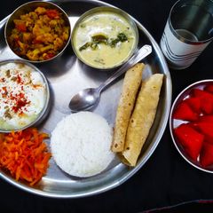 A picture of Vegetable Thali.