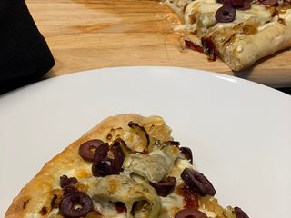 Artichoke, Sun-dried Tomato, and Goat Cheese Pizza