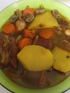 Una foto de Lentejas con costillas de cerdo