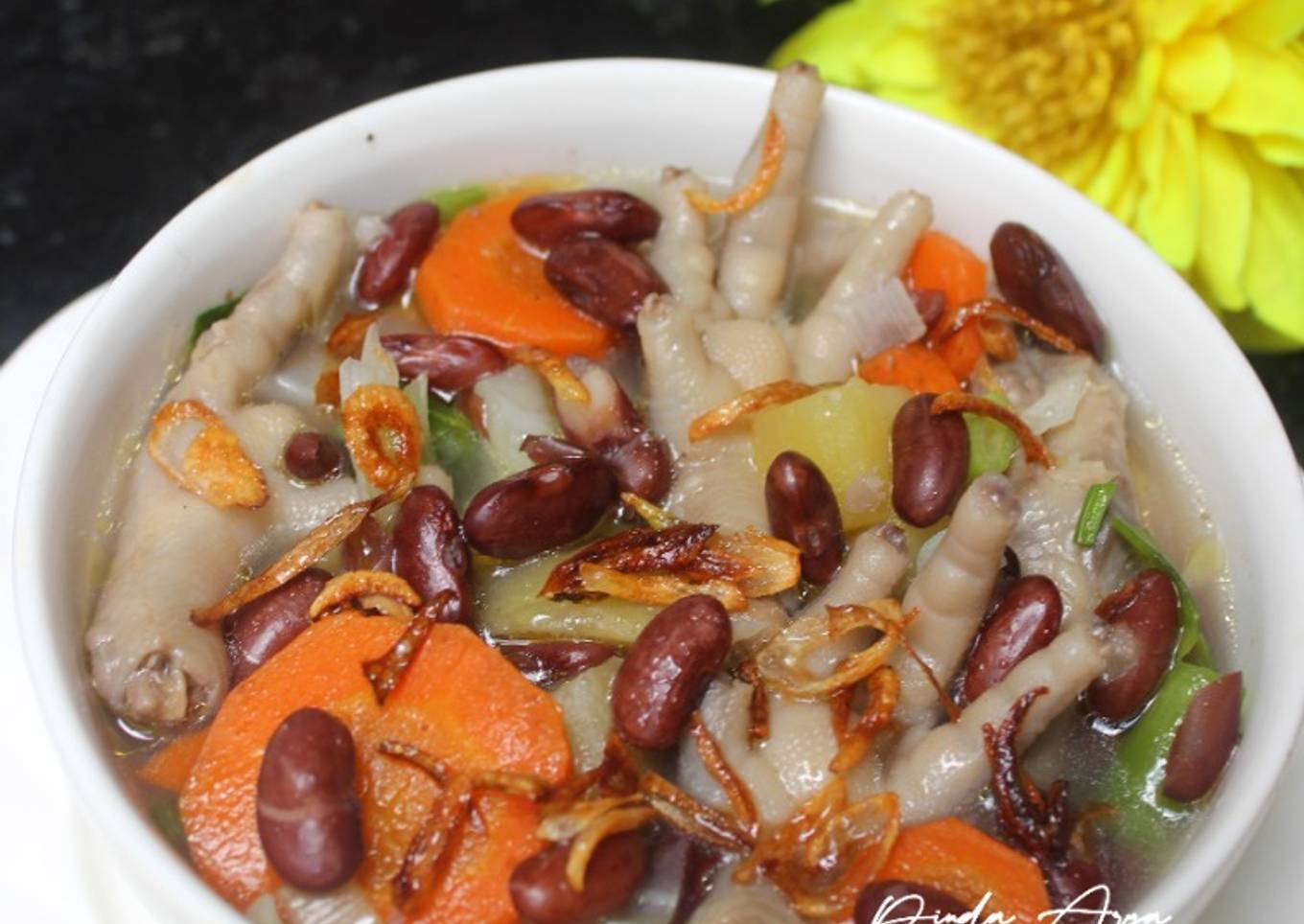 Sop Ceker Ayam Kacang Merah