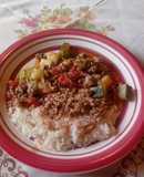Guiso de carne molida, puerro, zapallito y tomate