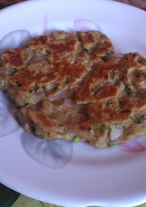A picture of Thalipeeth.