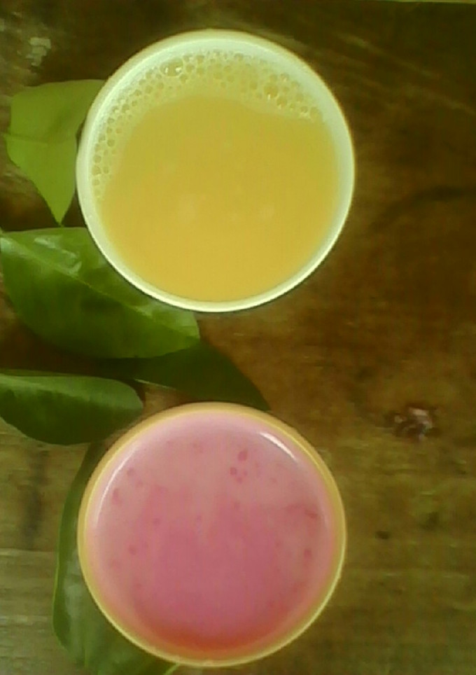 A picture of Date juice an ginger juice.