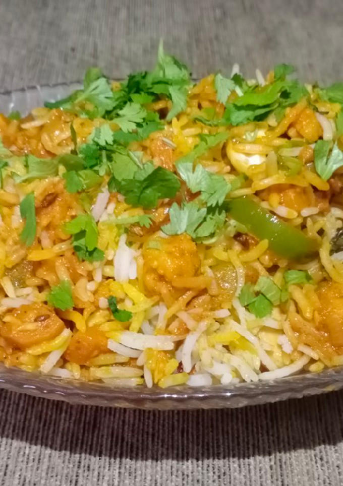 વેજ બિરયાની (Veg. Biryani Recipe In Gujarati) રેસીપી મુખ્ય ફોટો