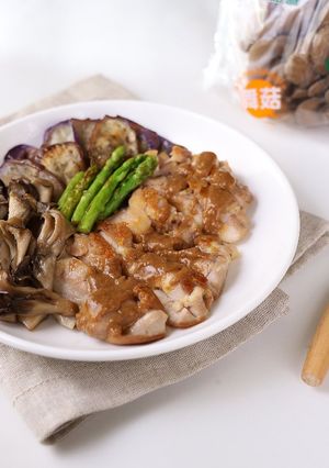 薑汁味噌舞菇雞【減醣料理】 的食譜成品照片