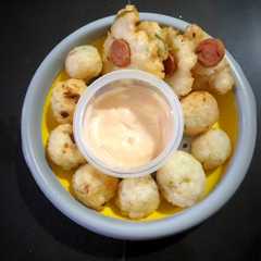 A picture of Cireng nasi.