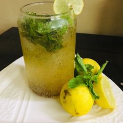 A picture of Gondhoraj lemon mint mojito.