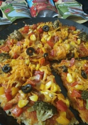 A picture of Vegetarian's Uttapam Pizza with broccoli & mozzarella.