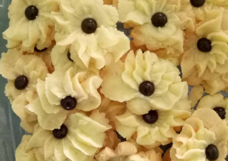 Cara Membuat Kue Semprit Susu Simpel Yang Lezat