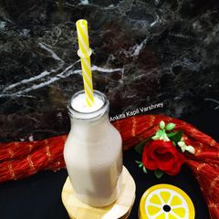 Shake (Chikoo Shake) A picture of Shake (Chikoo Shake).