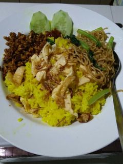 Foto resep Nasi kuning rice cooker