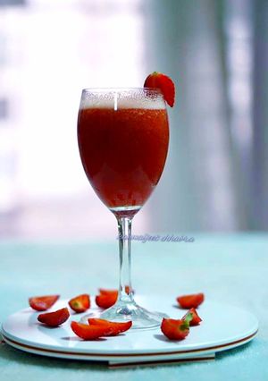 A picture of Sugarcane strawberry cooler.