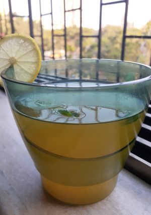A picture of Detox water.