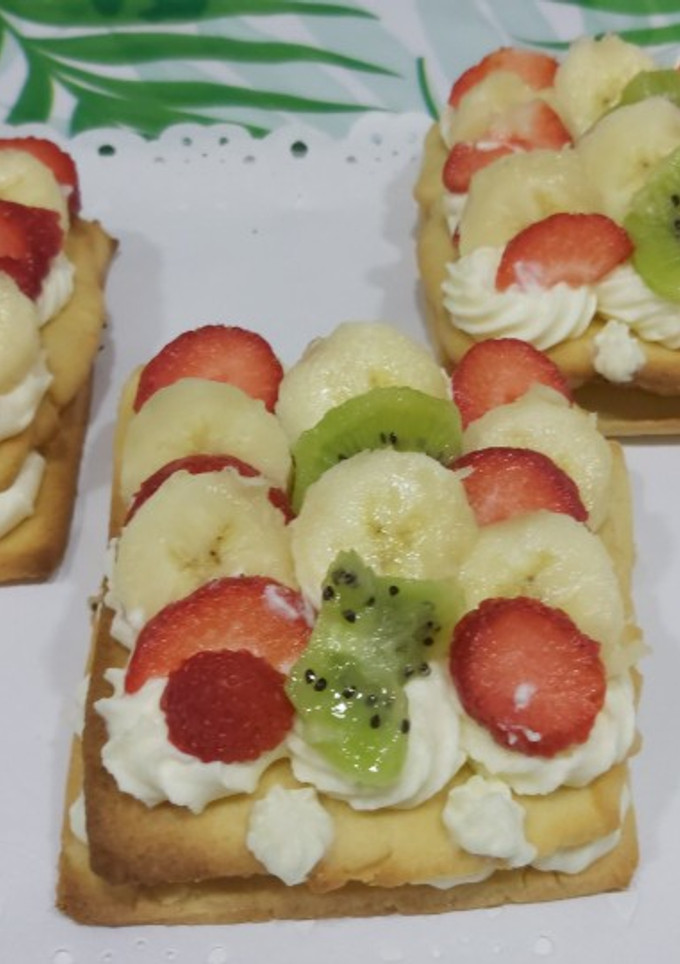 Una foto de Tartaletas de frutas🍎🍒🍓