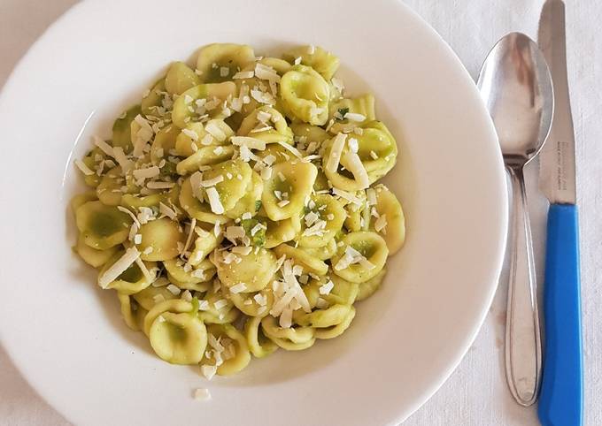 Ricetta di Fatto in casa super veloce Orecchiette con crema di piselli e menta