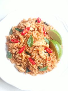 泰式紅咖哩雞肉炒飯 一鍋到底快速上桌 的食譜成品照片