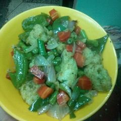 A picture of Fried idli.