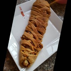 A picture of Woven Chicken Bread.