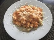 Una foto de salsa rosa para ñoquis