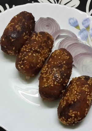A picture of Poha (flattened rice)cutlets.