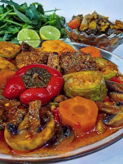 عکسی از دستور تاس کباب گوشت وقارچ و سبزیجات